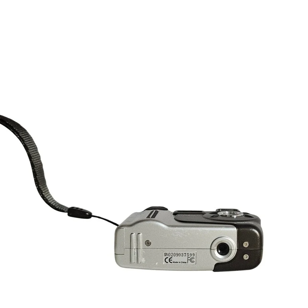 Vivitar ViviCam 20 Digital Camera Unisex OS Silver Excellent Vintage Point Shoot